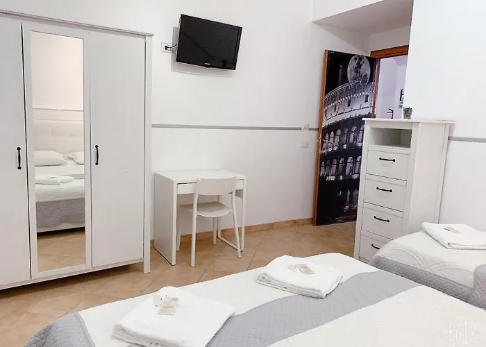 ゲストハウス ゴールデン レイシオ 2*