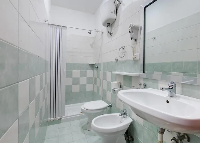 ゲストハウス ゴールデン レイシオ